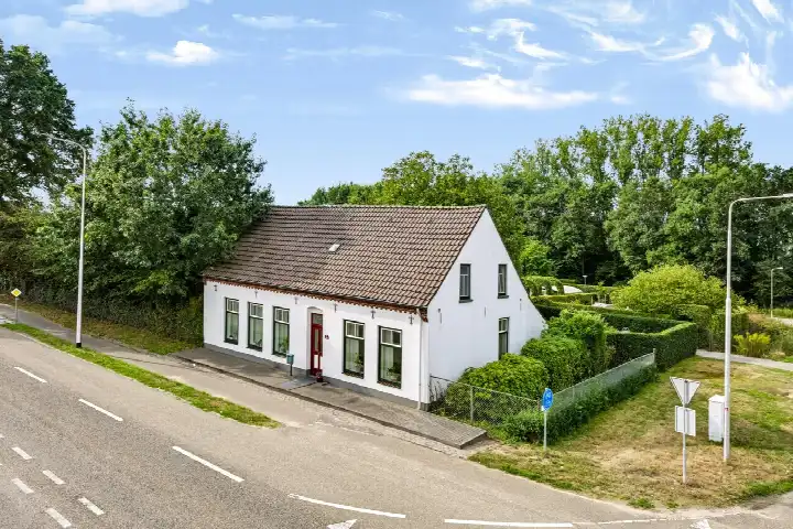 Vrijstaande woning te koop: Rijksweg 20, Nieuw-Bergen Buitengebied Bergen L