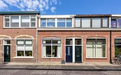 Terraced house for sale: Rijndijkstraat 43, Rijndijkbuurt Leiden