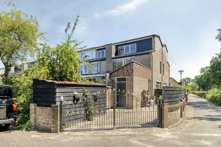 Tussenwoning te koop: Rijnlaan 231, Brouwhuis-West Helmond