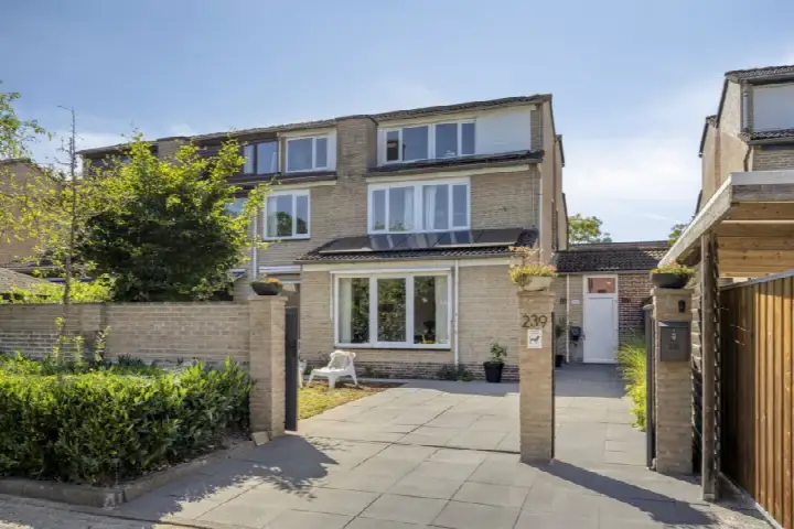 Tussenwoning te koop: Rijnlaan 239, Brouwhuis-West Helmond