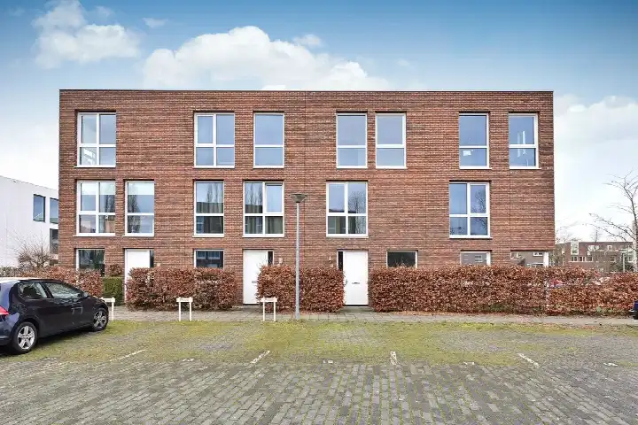 Tussenwoning te huur: Rijnland 12, Bovenmaat-Oost Huizen