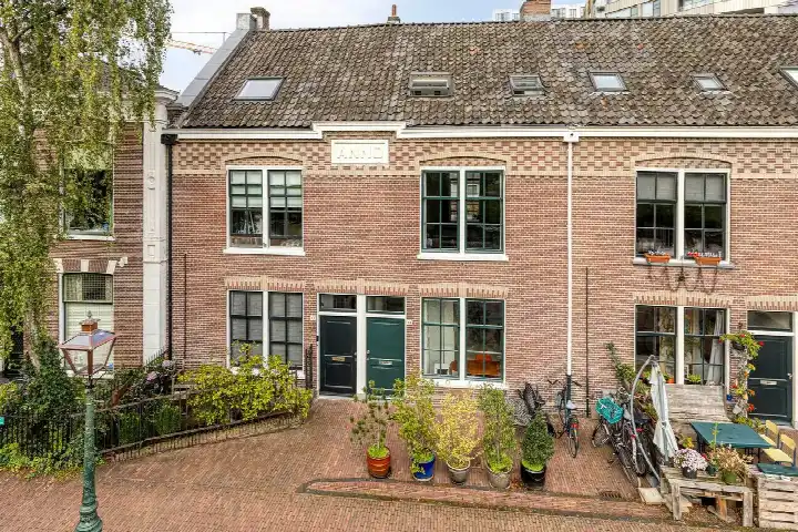 Terraced house for sale: Rijnsburgersingel 44, Stationskwartier Leiden