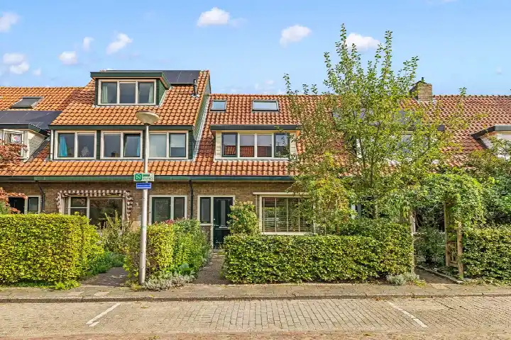 Terraced house for sale: Rijnstraat 45, Rivierenbuurt-Oost Amersfoort