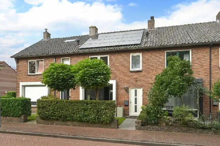 Tussenwoning te koop: Rijsbergenweg 44, Zenderwijk Huizen