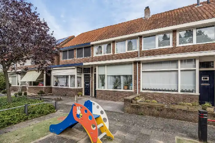 Terraced house for sale: Rijshoutstraat 20, Buitenuitbreiding-West Sliedrecht