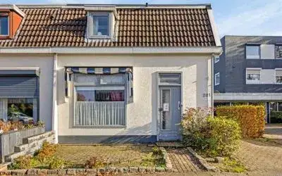 Tussenwoning te koop: Rijssensestraat 201, De Blokken Nijverdal