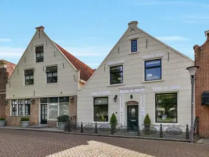 Tussenwoning te koop: Ring 8, Kern Zuidland Zuidland