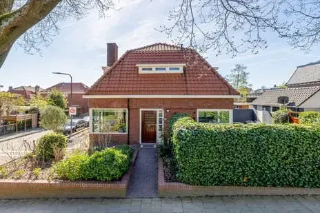 Hoekwoning te koop: Ringallee 81, Velp-Noord boven spoorlijn Velp (Ge)