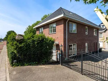 Vrijstaande woning te koop: Ringdijk 74, Schiebroek Rotterdam
