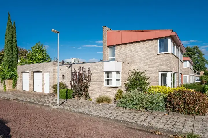 Corner house for sale: Ringoven 20, Zeelst Veldhoven