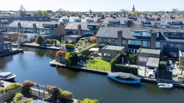 Corner house for sale: Ringvaartzijde 54, Centrum Aalsmeer