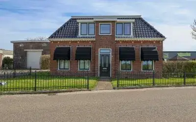 Vrijstaande woning te koop: Rinia van Nautaweg 6, Gytsjerk Gytsjerk