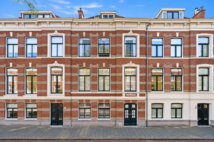 Terraced house for sale: Riouwstraat 65, Archipelbuurt 'S-Gravenhage
