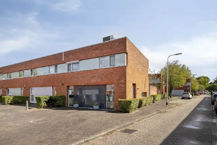 Hoekwoning te koop: Robert Fruinstraat 10, Hoefstraat Noord Tilburg