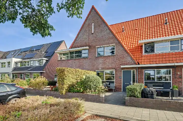 Tussenwoning te koop: Robert Johnsonstraat 73, Mortiere III Middelburg