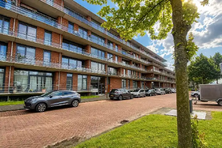 Appartement te koop: Robert van 't Hoffstraat 104, Nesselande Rotterdam