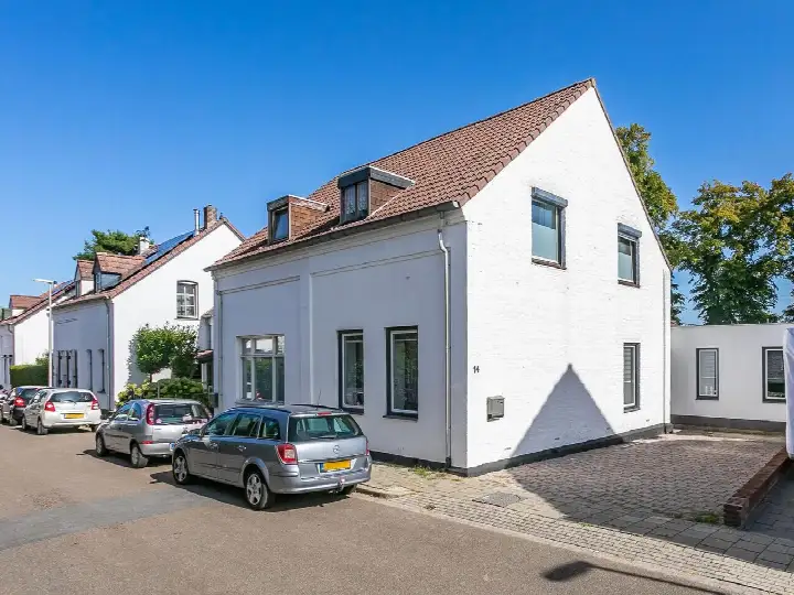 Twee-onder-één-kap te koop: Robijnstraat 14, Musschemig Heerlen