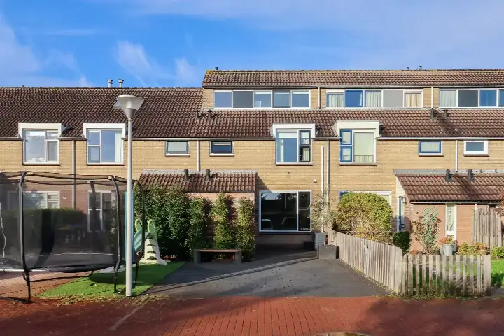 Tussenwoning te koop: Rode Klaver 21, Duinterpen Sneek