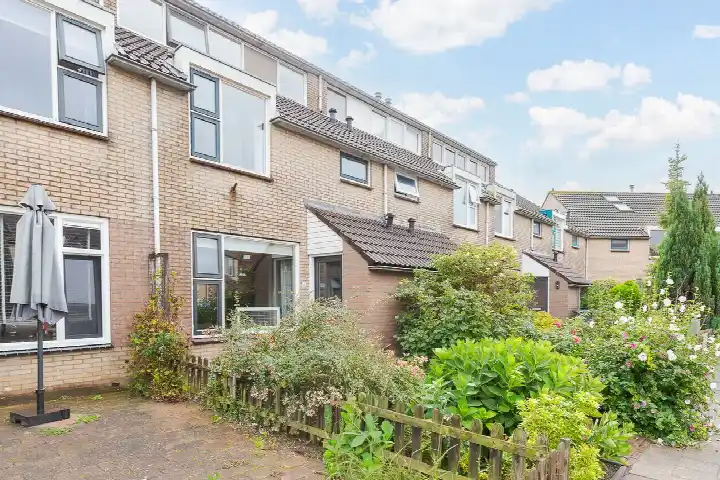 Terraced house for sale: Rode Klaver 81, Duinterpen Sneek