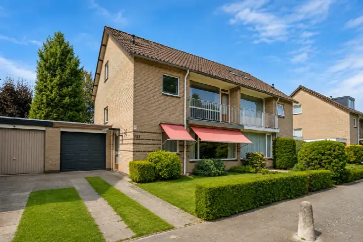 Tussenwoning te koop: Rode Kruislaan 123, Woenselse Heide Eindhoven