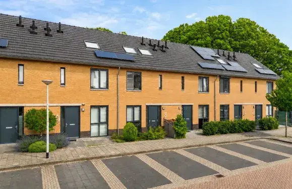 Tussenwoning te koop: Rodenbachlaan 8, Zijdelwaard Uithoorn