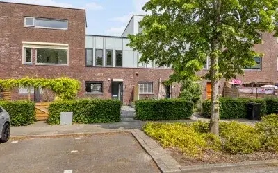 Tussenwoning te koop: Rodinweg 29, Tussen de Vaarten Z.- Zuidwest Almere