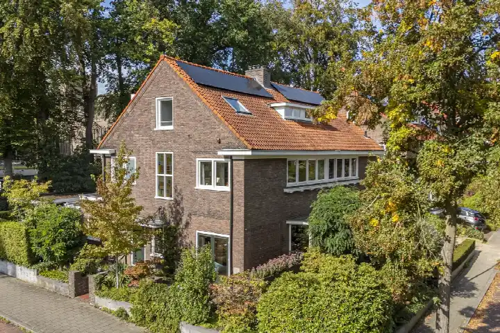 Twee-onder-één-kap te koop: Roemer Visscherstraat 11, Paasberg Arnhem