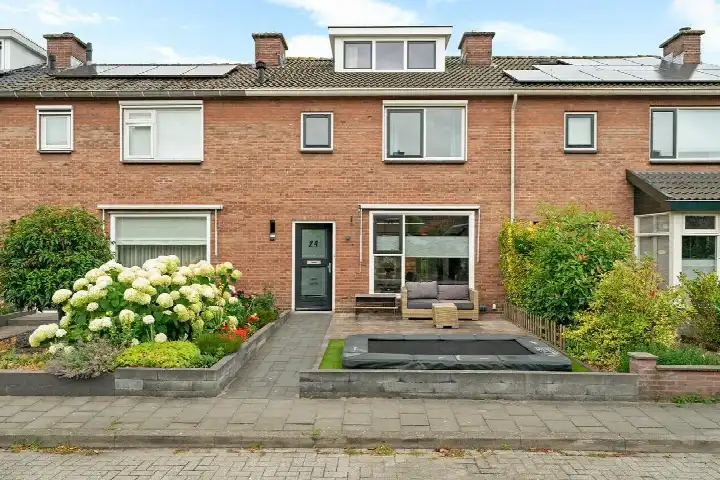 Tussenwoning te koop: Roemer Visscherstraat 24, Stadsdennen Zuidwest Harderwijk