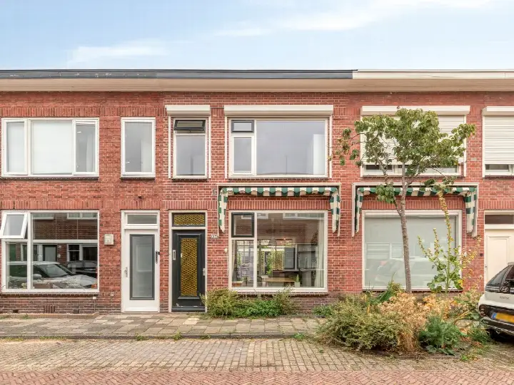 Tussenwoning te koop: Roemer Visscherstraat 37, Lage Mors Leiden