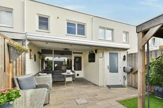 Terraced house for sale: Roggeakker 13, De Akkers Schiedam