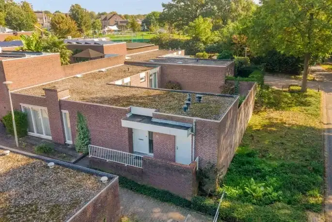 Tussenwoning te koop: Roggehof 90, Giesenveld Heerlen