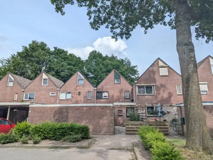 Tussenwoning te koop: Rolderbrink 70, Bargeres Emmen