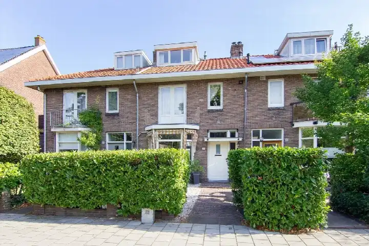 Tussenwoning te koop: Rollandslaan 29, Ramplaankwartier Haarlem