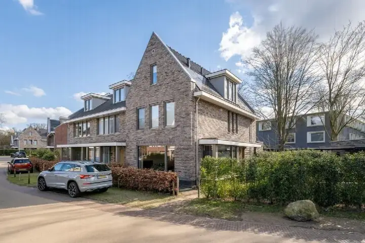 Hoekwoning te huur: Rondeellaan 2, Landelijk Gebied 93 Hilversum