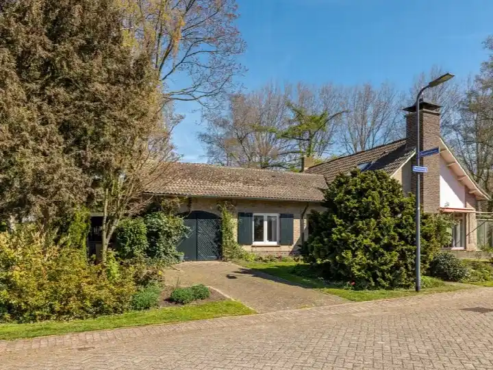 Vrijstaande woning te koop: Rondeweg 2, Kom Engelen 'S-Hertogenbosch