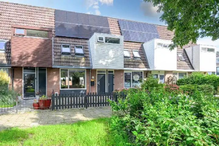 Tussenwoning te koop: Roodborstjeslaan 25, Waldervaart-Noordwest Schagen