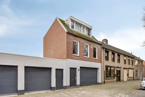 Hoekwoning te koop: Rooseveltplein 69, Staatsliedenbuurt Oost Tilburg