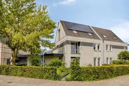 Tussenwoning te koop: Rosabeemd 1, Heugem Maastricht