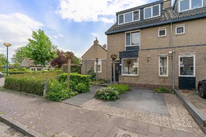 Hoekwoning te koop: Rosmolenstraat 82, Wildenburg Leusden