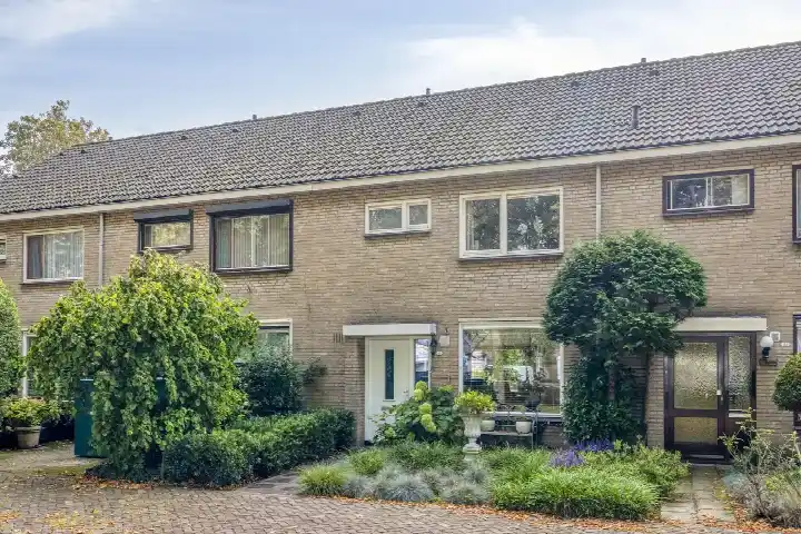 Tussenwoning te koop: Rossinistraat 45, Zanddonk Waalwijk