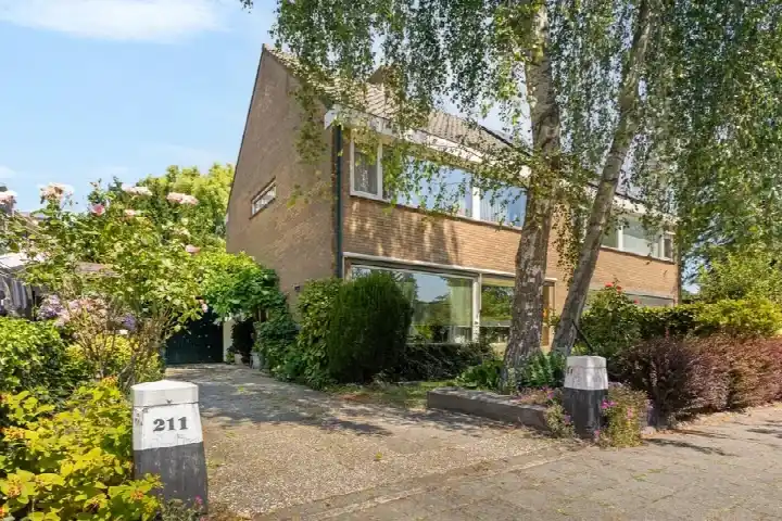 Twee-onder-één-kap te koop: Rotterdamseweg 211, Swanendrif-Zuid Zwijndrecht