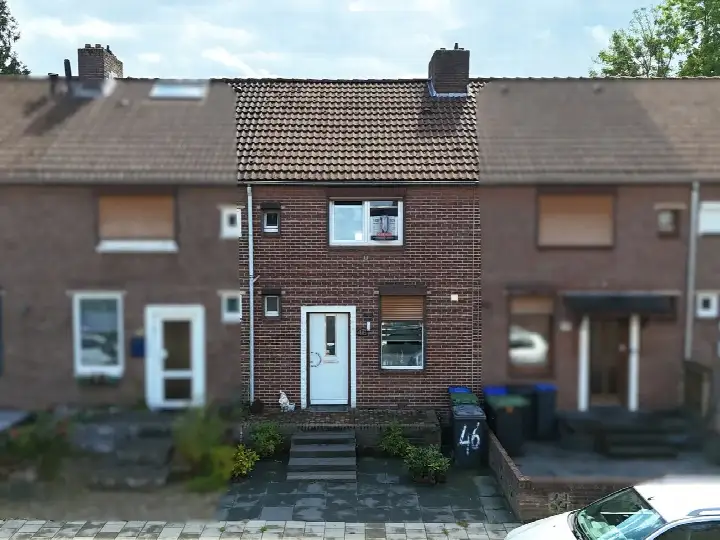 Terraced house for sale: Rotterdamstraat 46, Schaesbergerveld Heerlen