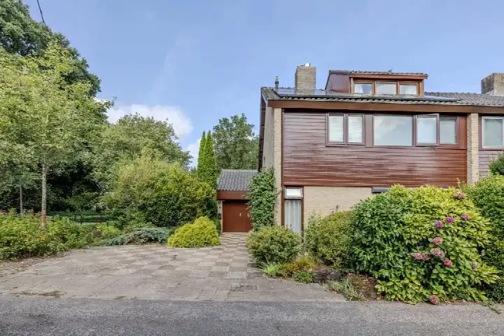 Hoekwoning te koop: Roucooppark 1, Starrenburg Voorschoten