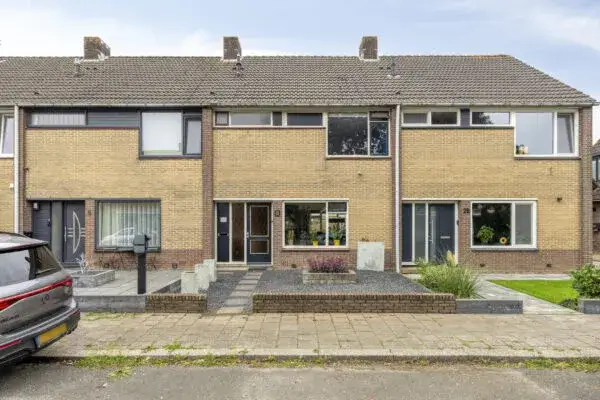 Terraced house for sale: Rousseaustraat 4, Anklaar Apeldoorn