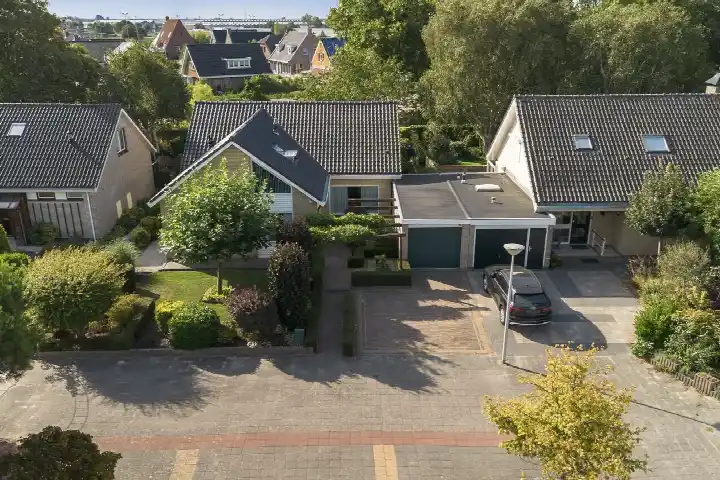 Semi-detached for sale: Rozemarijn 8, Hofwijk en Oranjehof Wateringen