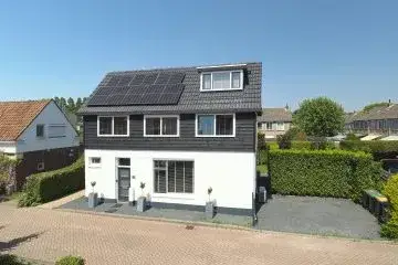 Detached house for sale: Rozenlaan 21, Dorp-Noordoost Heerjansdam