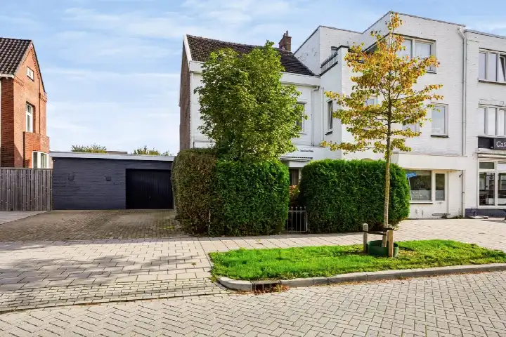 Corner house for sale: Rozenlaan 4, Lindenheuvel Geleen