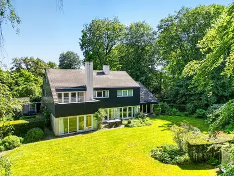 Detached house for sale: Rozenlaantje 6, Steenbergen Laren (Nh)