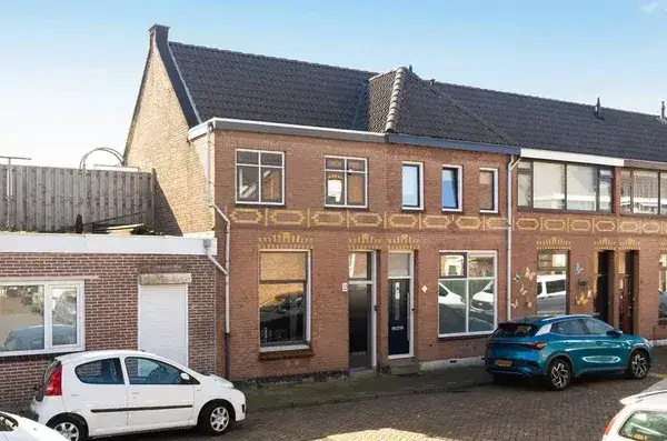 Terraced house for sale: Rozenstraat 2, Bloemenbuurt Dordrecht