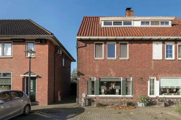 Twee-onder-één-kap te koop: Rozenstraat 91, De Laares Enschede